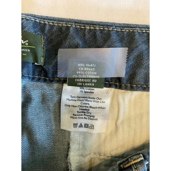 Eddie Bauer Women 12 Blue Denim Capri Pants Stretch Cropped Mid Rise WPL 9647 - Picture 7 of 7